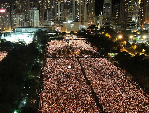 Éclairage de nuit de la place Tiananmen avec des lampes à LED